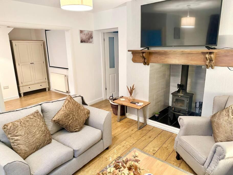 Cottage,Cinema Room,Log Burner Blaenavon Εξωτερικό φωτογραφία